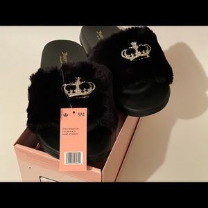 Juicy Couture Women’s faux fur black slide slippers. Size 9 NWT in original box